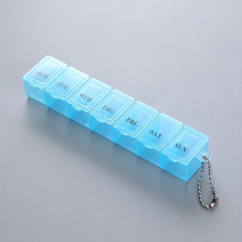 Portable 7 Day Pill Organizer Weekly Pill Box Case Travel Plastic Pill Container with Keychain