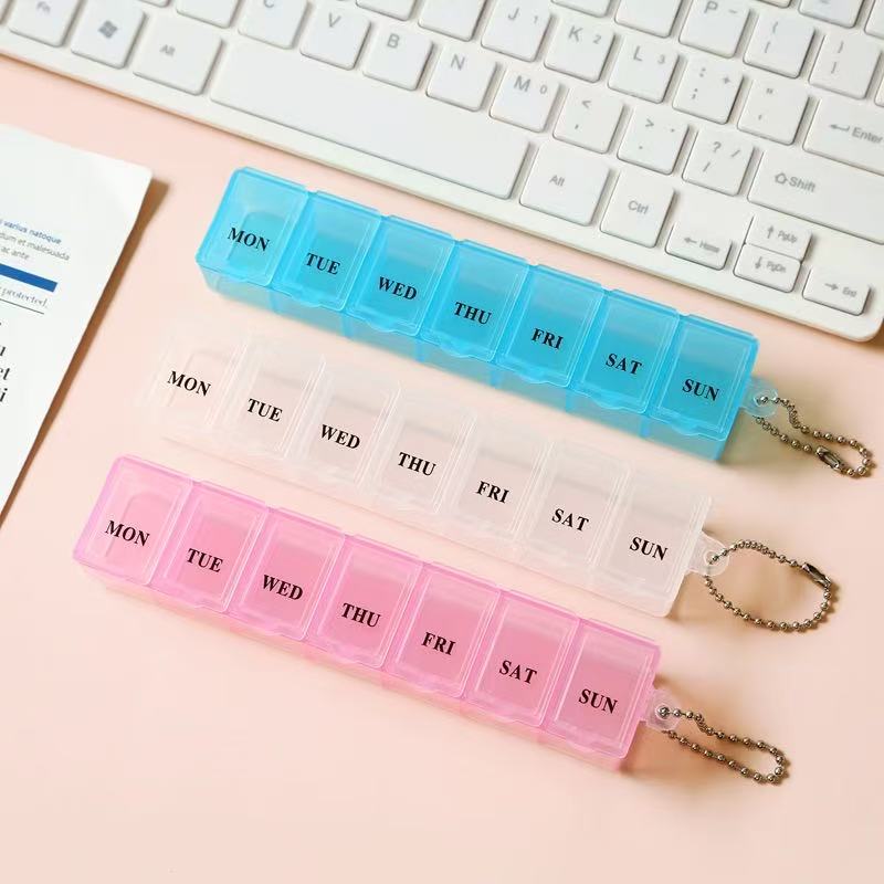 Portable 7 Day Pill Organizer Weekly Pill Box Case Travel Plastic Pill Container with Keychain